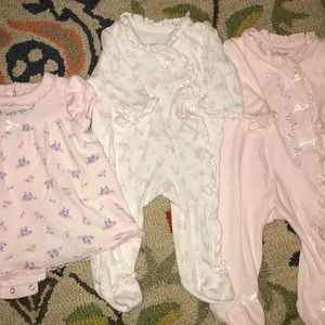 Footed long sleeve sleep suit. Great condition